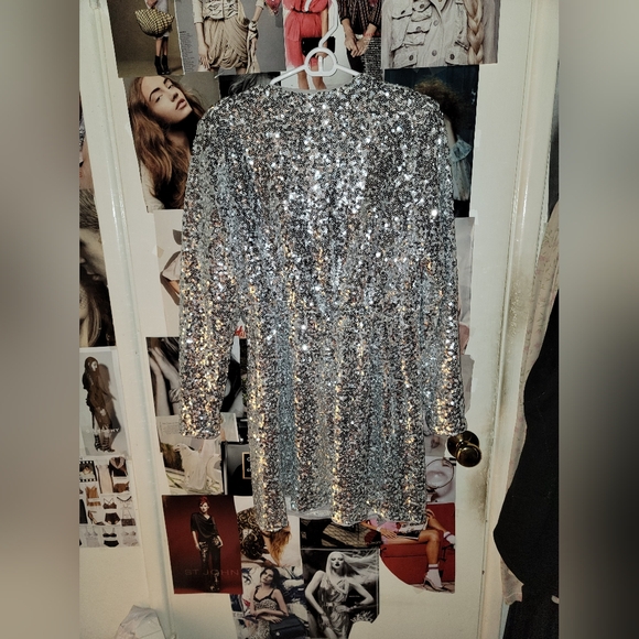 Large(NWT) H&M silver sequin wraparound dress - Picture 2 of 5
